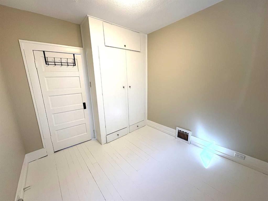 









4915


46

Street,
Camrose,




AB
T4V 1G9

