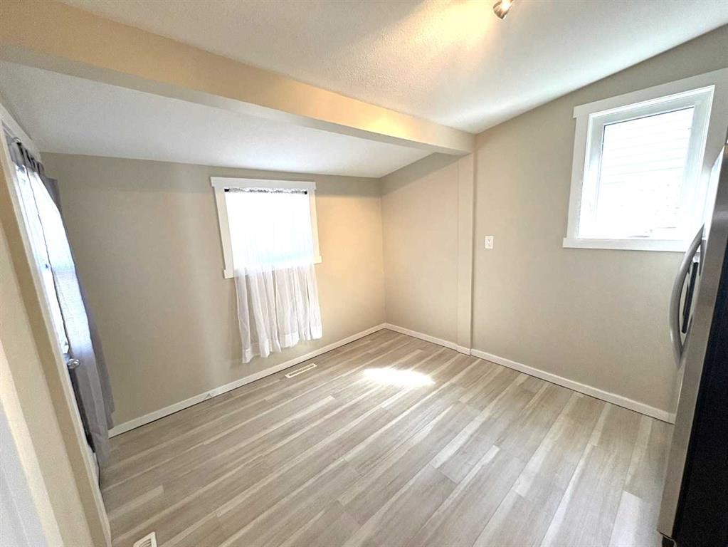 









4915


46

Street,
Camrose,




AB
T4V 1G9

