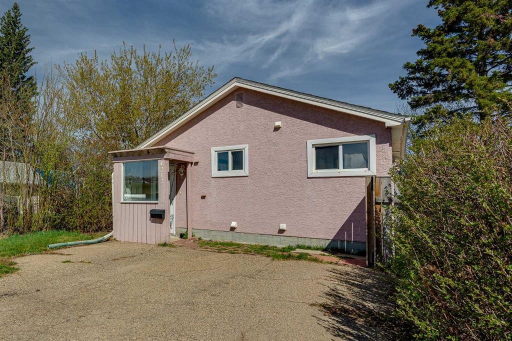 









4212


C + E

Trail,
Lacombe,




AB
T4L 1V8

