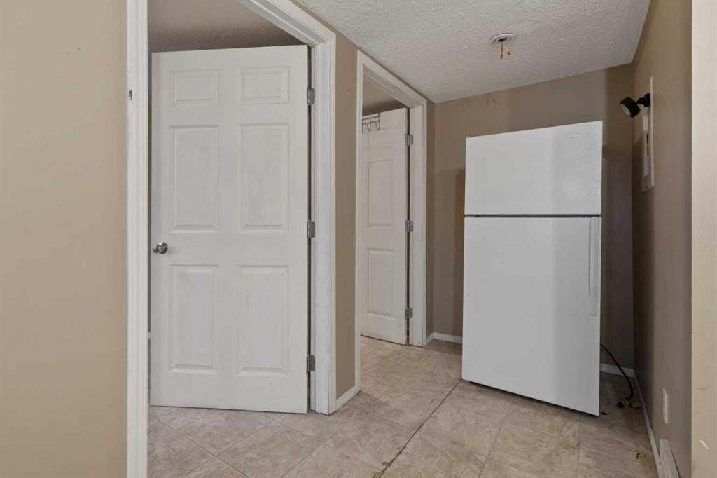 









2


Railway

Avenue North,
Hay Lakes,




AB
T0B 1W0

