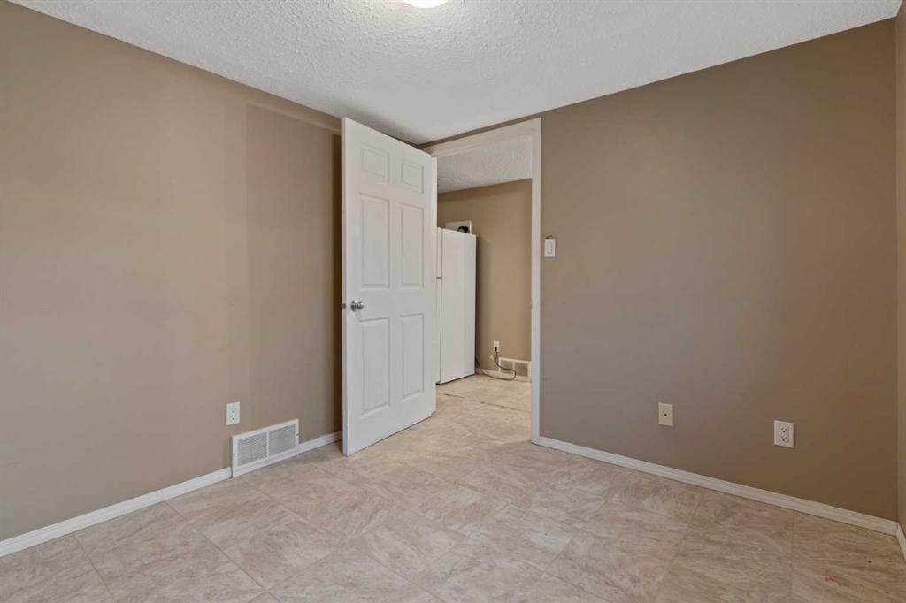 









2


Railway

Avenue North,
Hay Lakes,




AB
T0B 1W0

