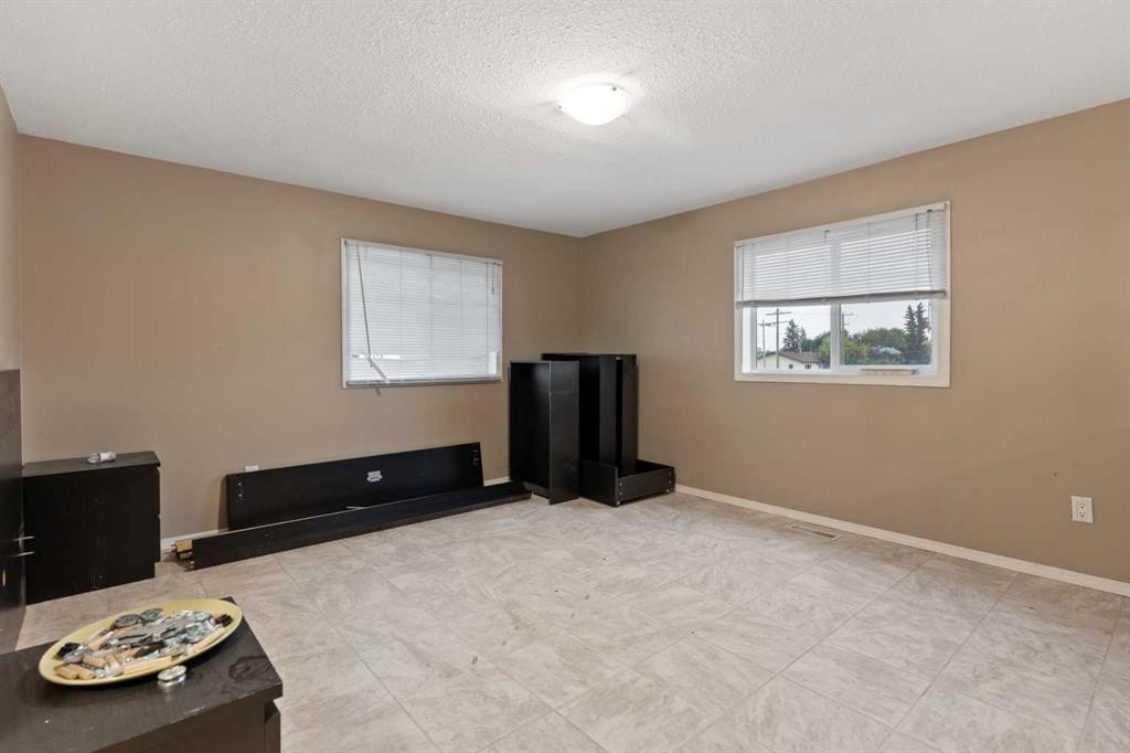 









2


Railway

Avenue North,
Hay Lakes,




AB
T0B 1W0

