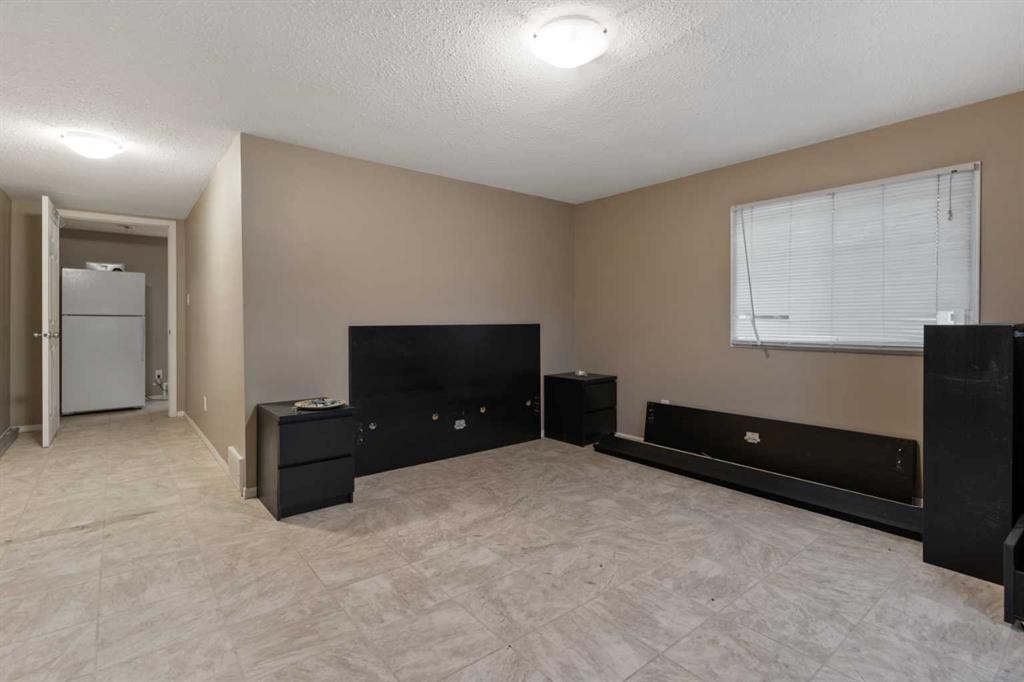 









2


Railway

Avenue North,
Hay Lakes,




AB
T0B 1W0

