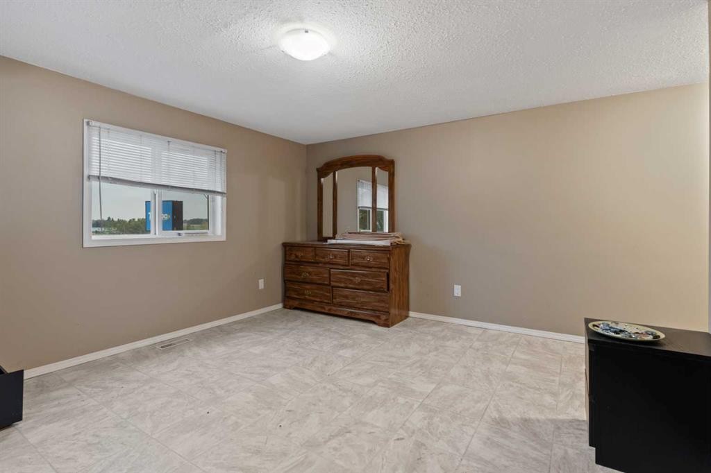 









2


Railway

Avenue North,
Hay Lakes,




AB
T0B 1W0

