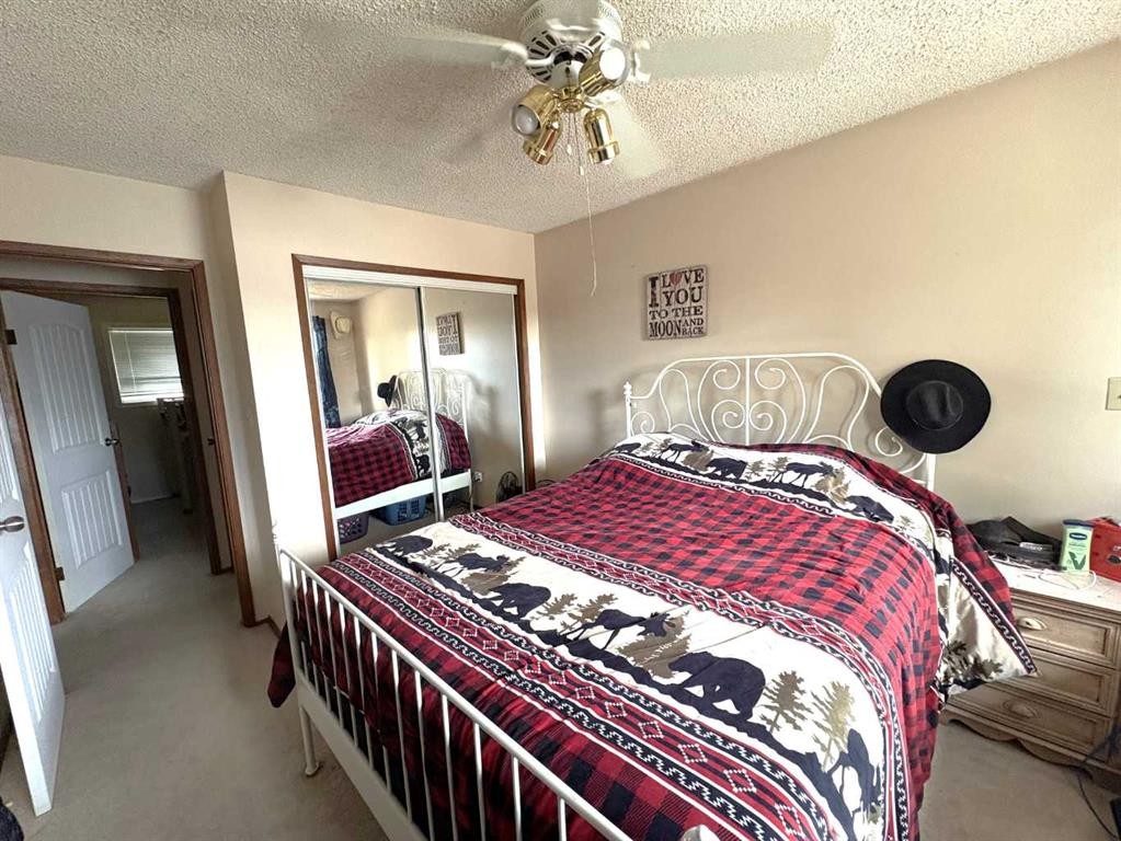 









5602


47

Avenue West,
Forestburg,




AB
T0B 1N0

