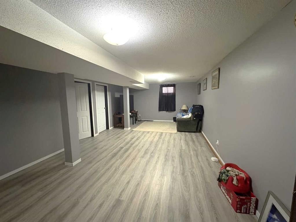 









5602


47

Avenue West,
Forestburg,




AB
T0B 1N0

