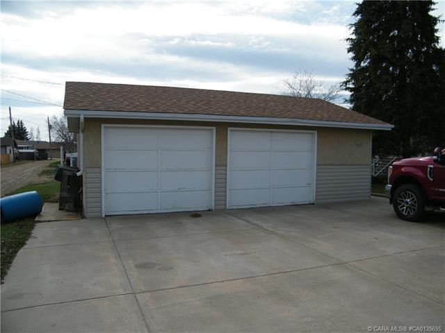 









5602


47

Avenue West,
Forestburg,




AB
T0B 1N0

