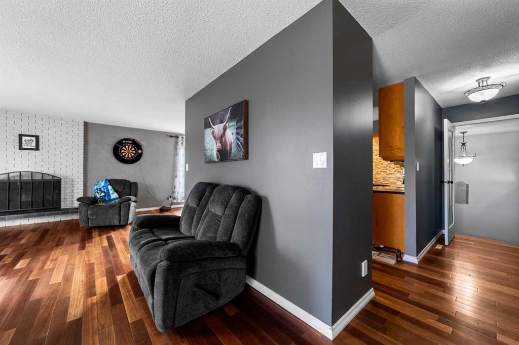 









4206


62

Street,
Camrose,




AB
T4V 2W1


