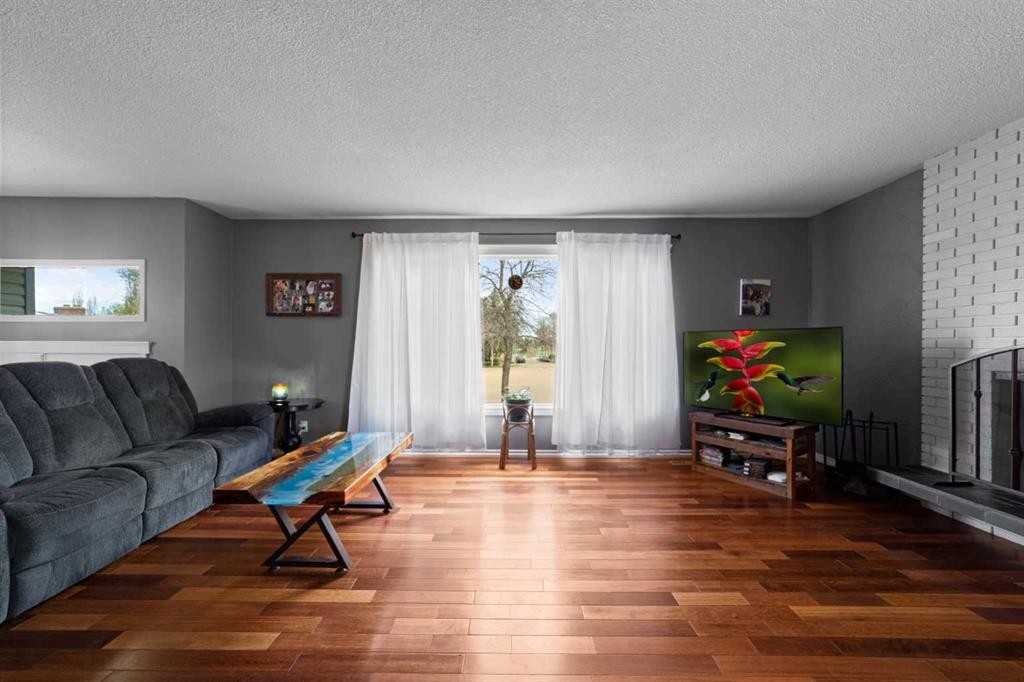 









4206


62

Street,
Camrose,




AB
T4V 2W1

