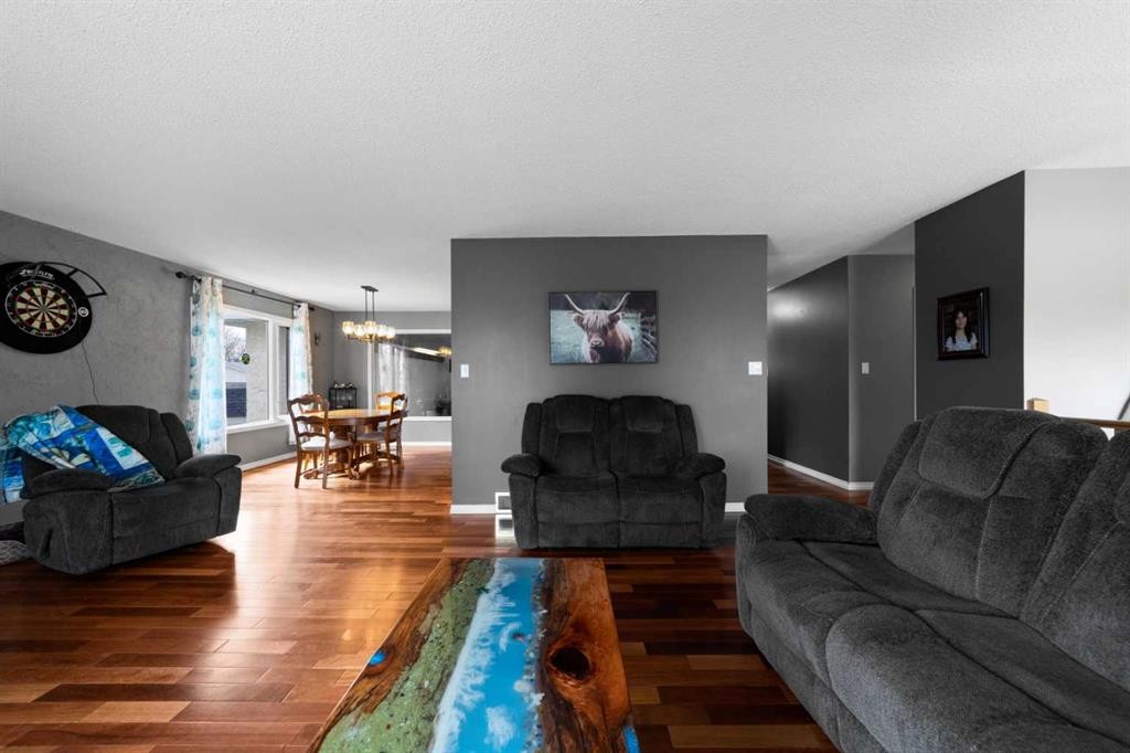 









4206


62

Street,
Camrose,




AB
T4V 2W1

