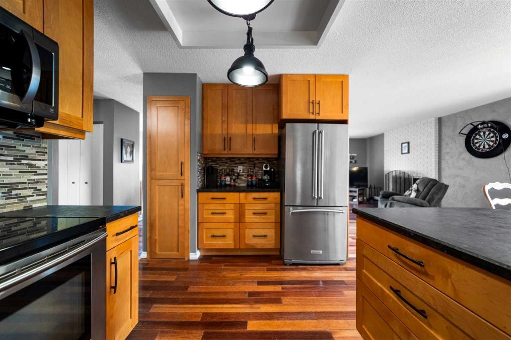 









4206


62

Street,
Camrose,




AB
T4V 2W1

