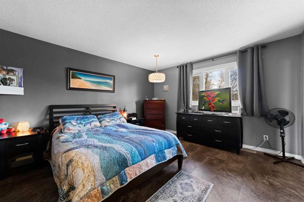 









4206


62

Street,
Camrose,




AB
T4V 2W1

