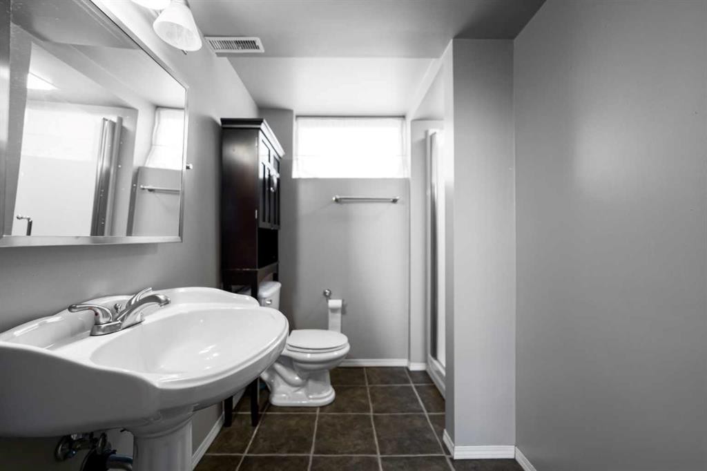 









4206


62

Street,
Camrose,




AB
T4V 2W1

