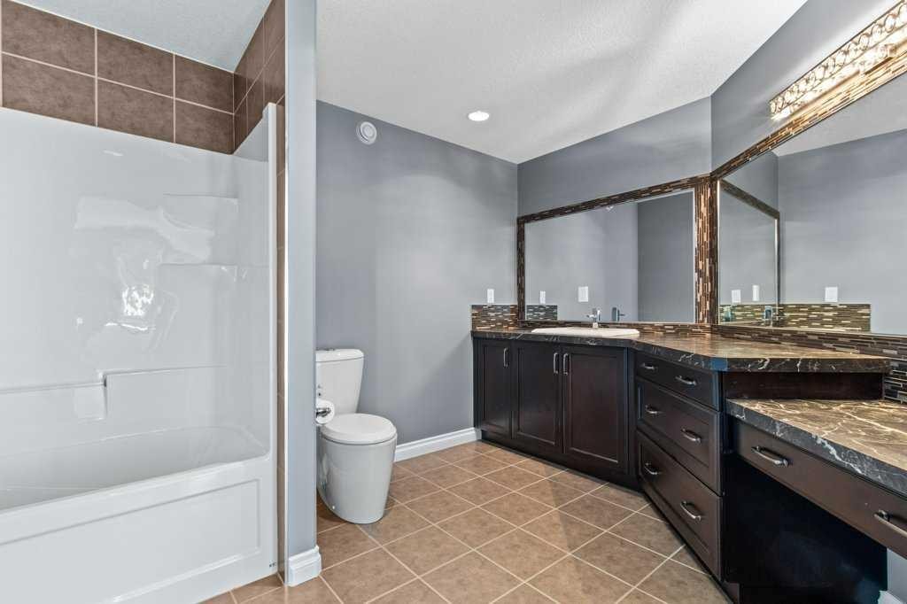 









28513


Township Road 374

,
Rural Red Deer County,




AB
T4N 5E4

