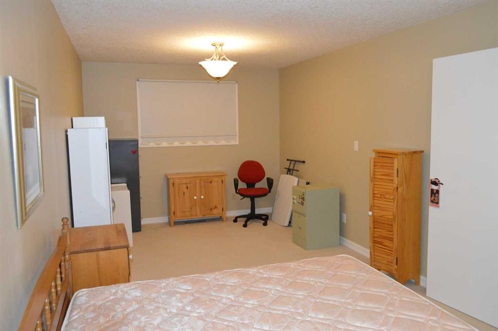 









4826


58

Street,
Killam,




AB
T0B2L0

