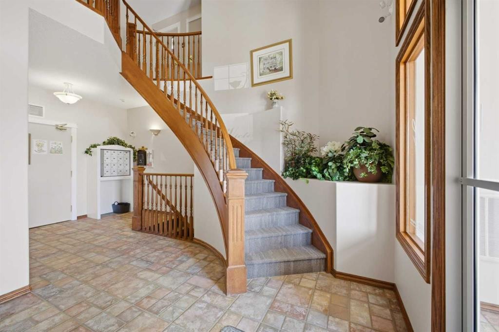 









5034


53

Street, 8,
Lacombe,




AB
T4L 2K7


