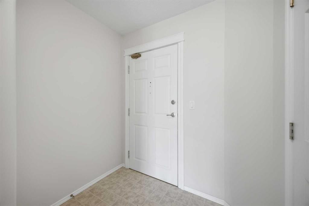 









5034


53

Street, 8,
Lacombe,




AB
T4L 2K7

