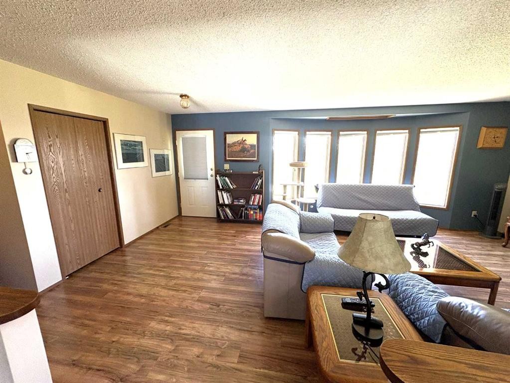 









42567


Highway 856

,
Rural Flagstaff County,




AB
T0B 1N0

