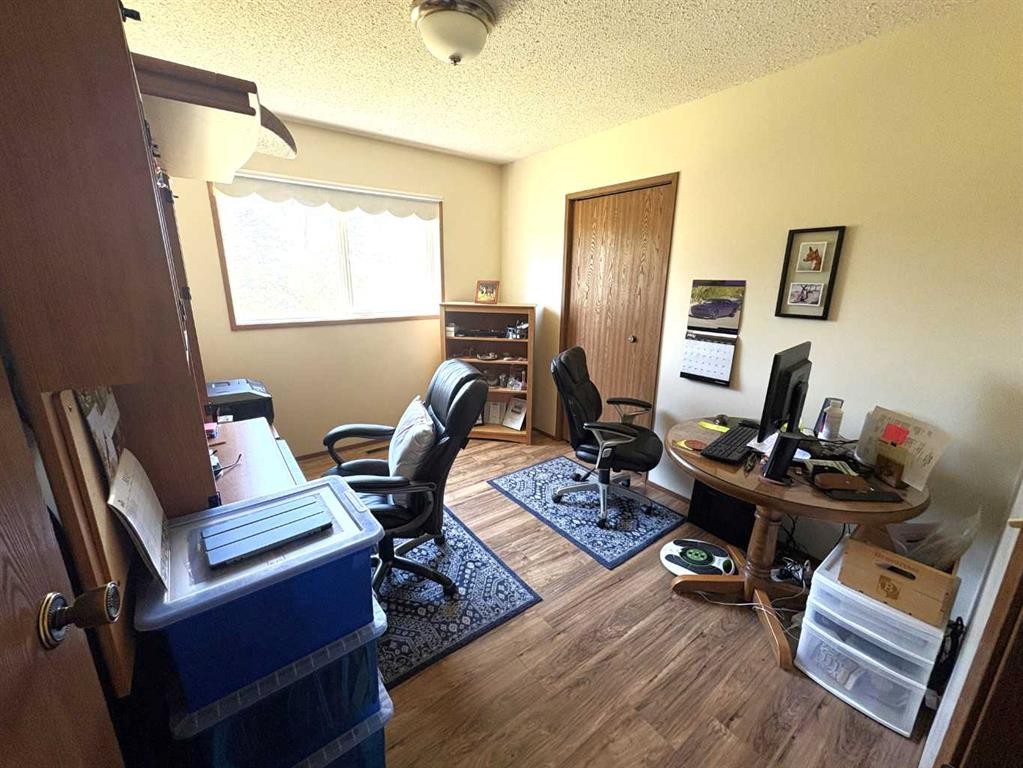 









42567


Highway 856

,
Rural Flagstaff County,




AB
T0B 1N0

