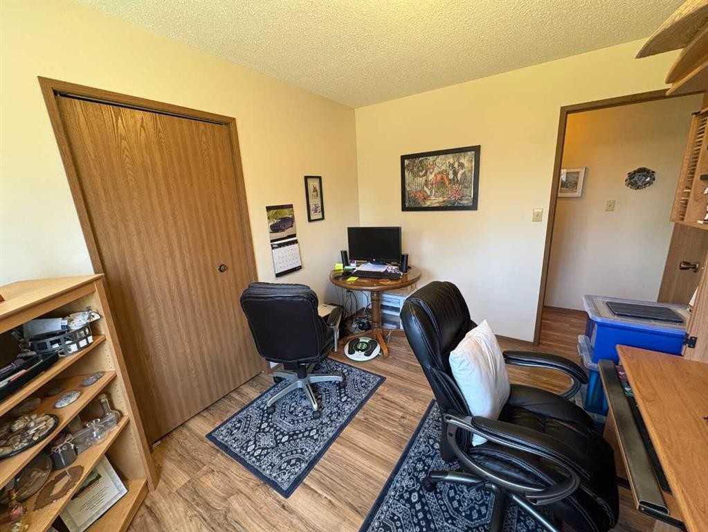 









42567


Highway 856

,
Rural Flagstaff County,




AB
T0B 1N0

