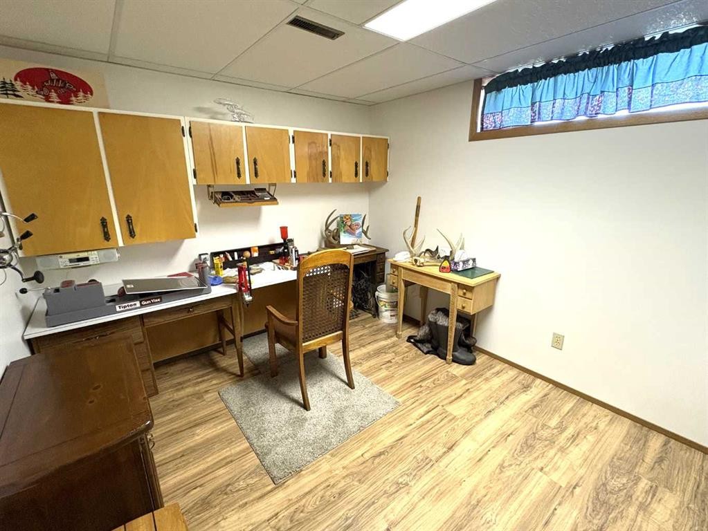 









42567


Highway 856

,
Rural Flagstaff County,




AB
T0B 1N0

