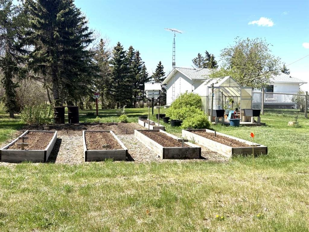 









42567


Highway 856

,
Rural Flagstaff County,




AB
T0B 1N0

