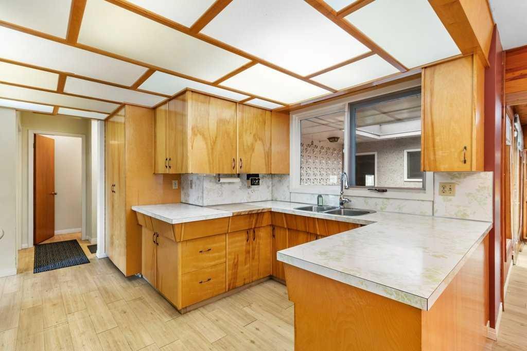 









3515


43A

Avenue,
Red Deer,




AB
T4N 3E9

