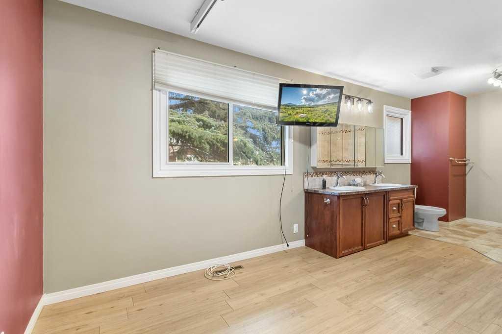 









3515


43A

Avenue,
Red Deer,




AB
T4N 3E9

