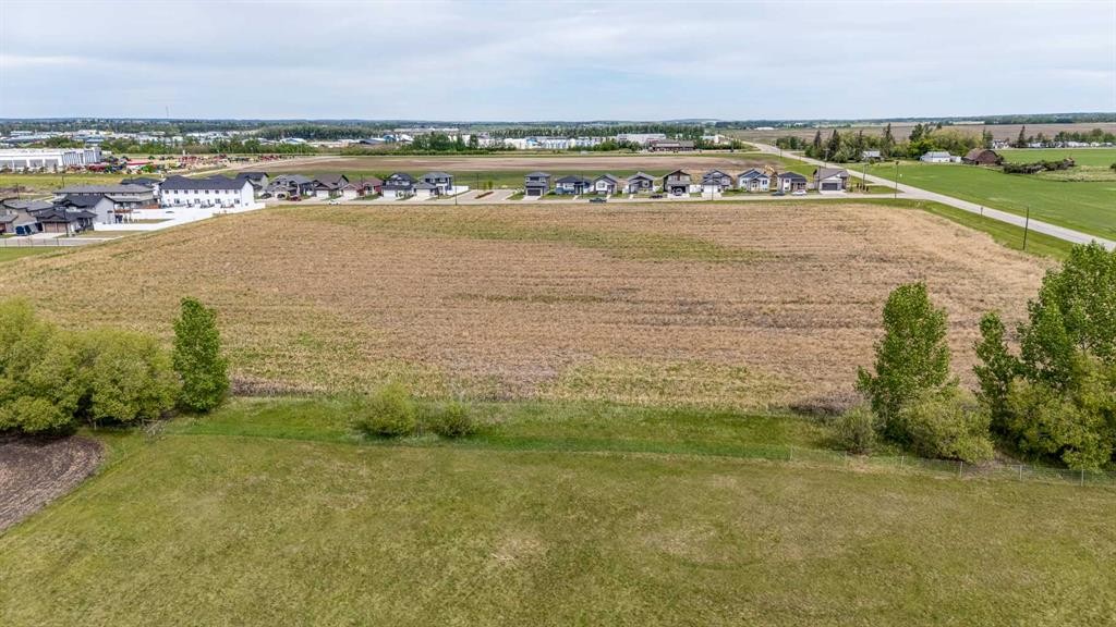 









4602


34

Street,
Lacombe,







AB
T4L 0B0

