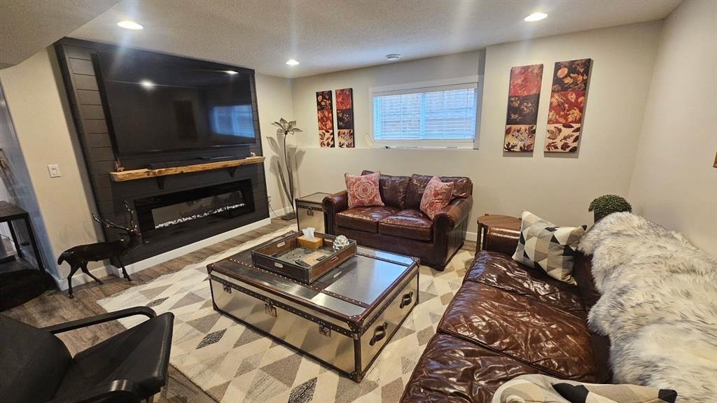 









3505


52

Street,
Camrose,




AB
T4V5H6

