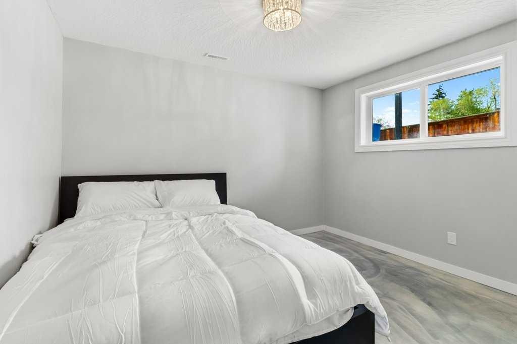 









16


Willow

Street,
Sylvan Lake,




AB
T4S 1M1


