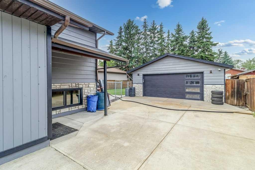 









16


Willow

Street,
Sylvan Lake,




AB
T4S 1M1

