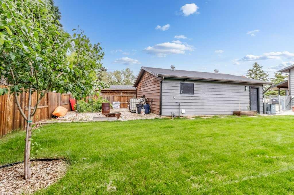 









16


Willow

Street,
Sylvan Lake,




AB
T4S 1M1

