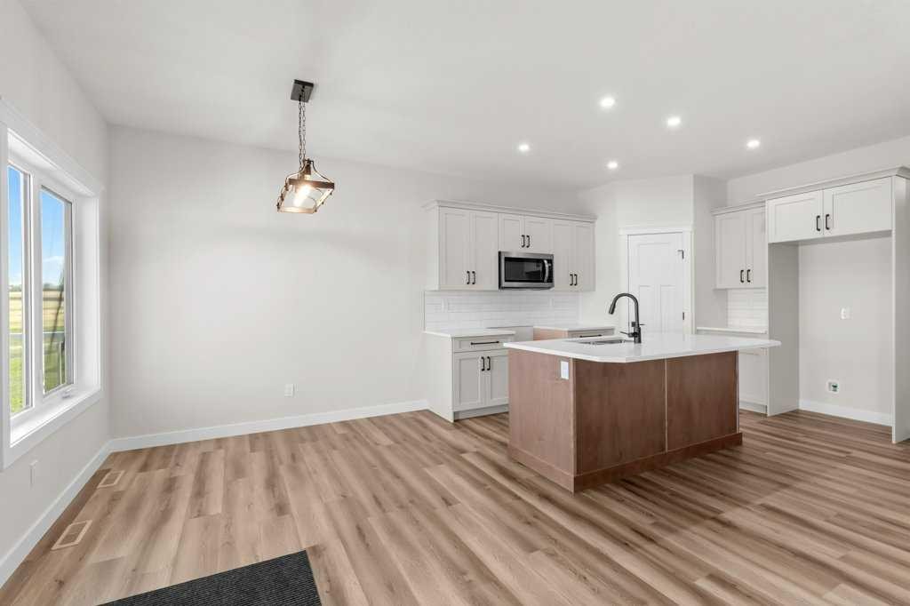 









4814


55

Avenue,
Bentley,




AB
T0C 0J0

