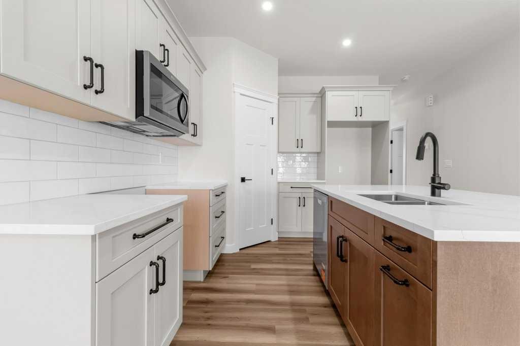 









4814


55

Avenue,
Bentley,




AB
T0C 0J0

