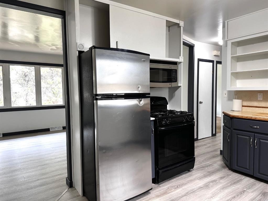 









5217


53A

Avenue,
Camrose,




AB
T4V0Y7

