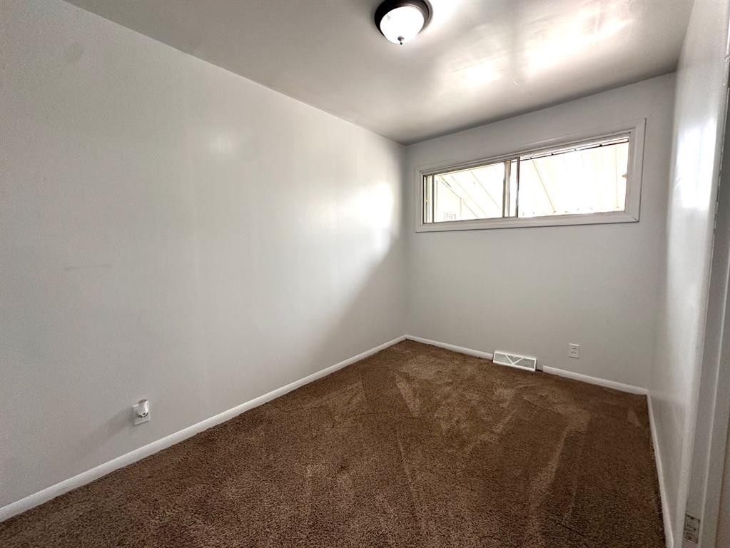 









5217


53A

Avenue,
Camrose,




AB
T4V0Y7

