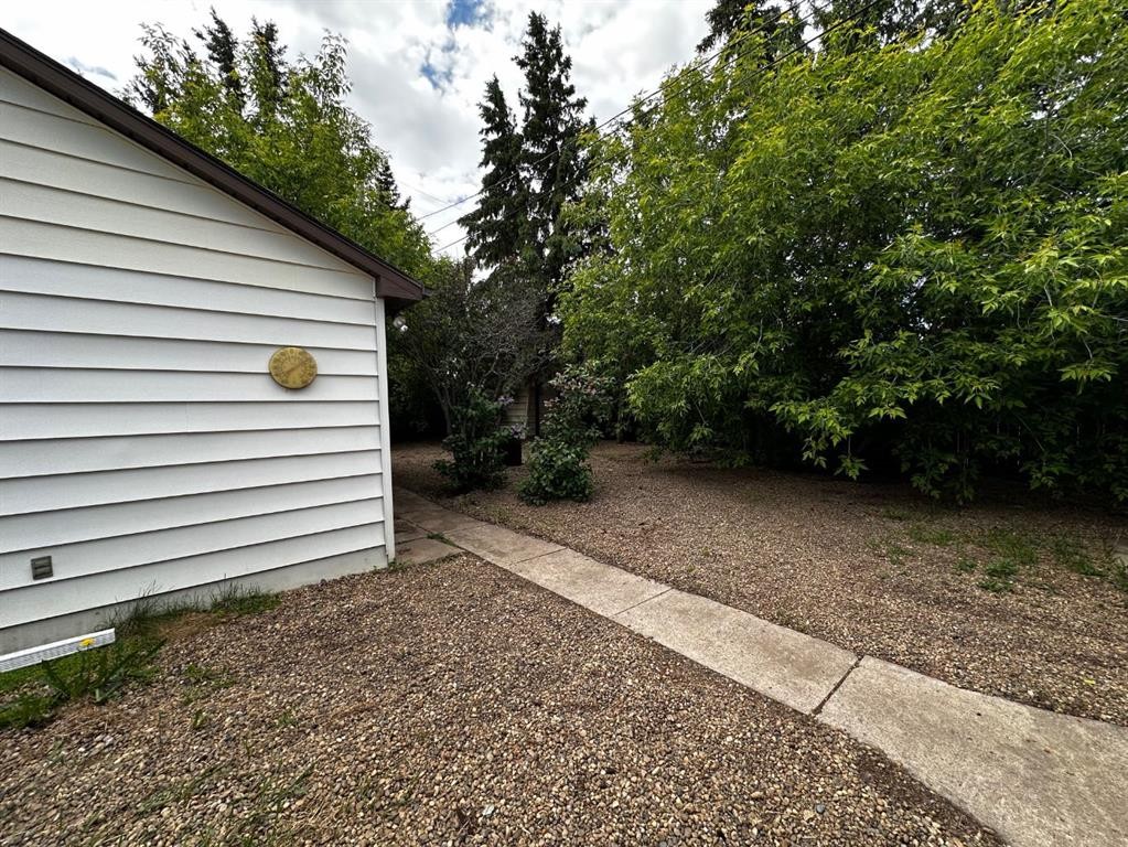 









5217


53A

Avenue,
Camrose,




AB
T4V0Y7

