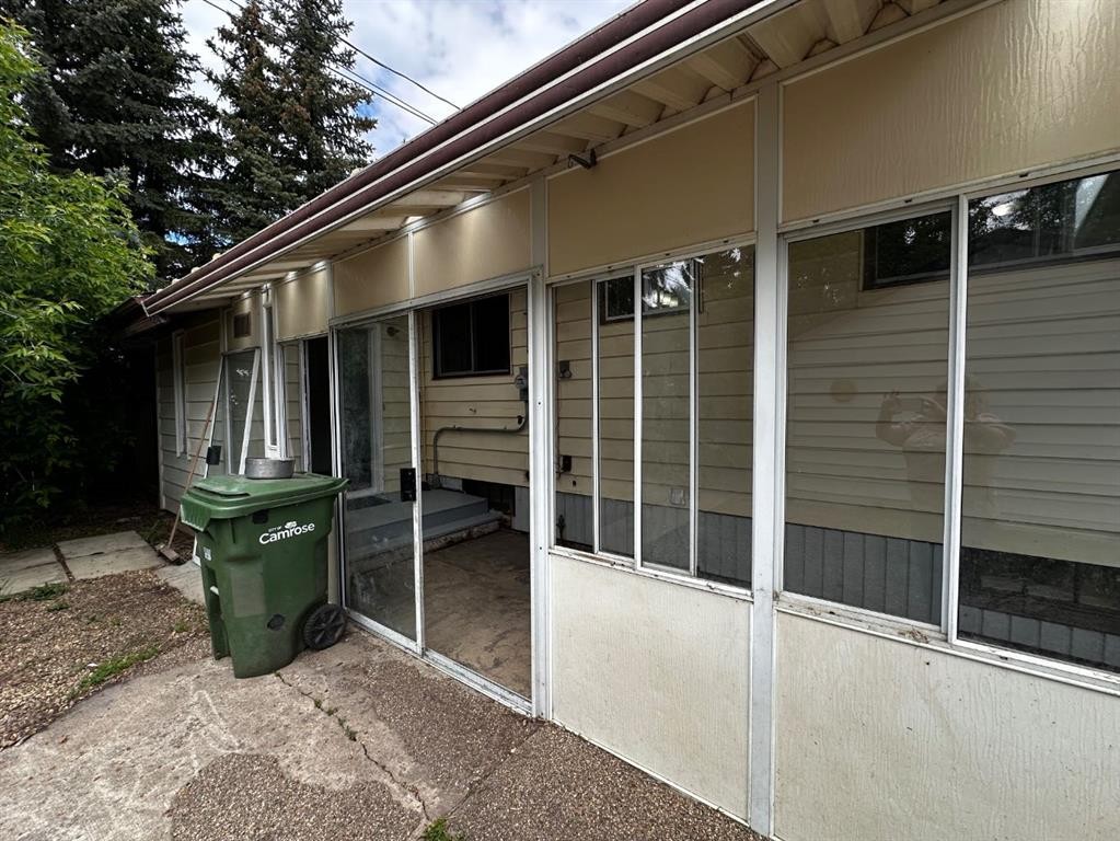 









5217


53A

Avenue,
Camrose,




AB
T4V0Y7

