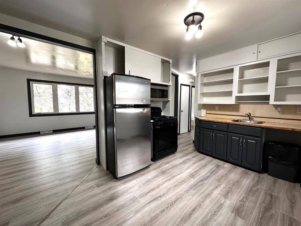 









5217


53A

Avenue,
Camrose,




AB
T4V0Y7

