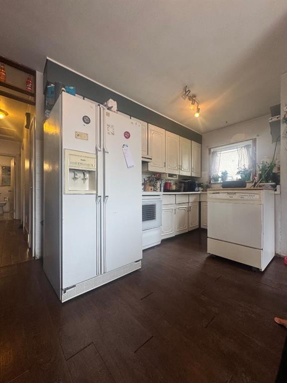 









4203


106

Avenue,
Edmonton,




AB
T6A 1E1

