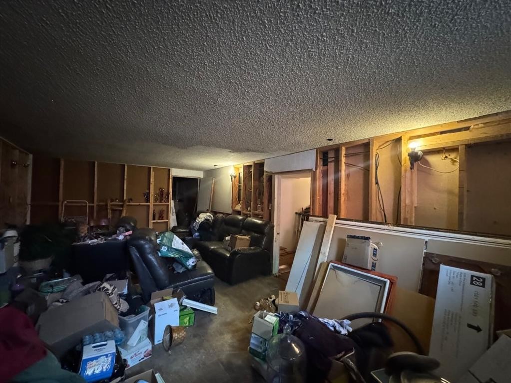









4203


106

Avenue,
Edmonton,




AB
T6A 1E1

