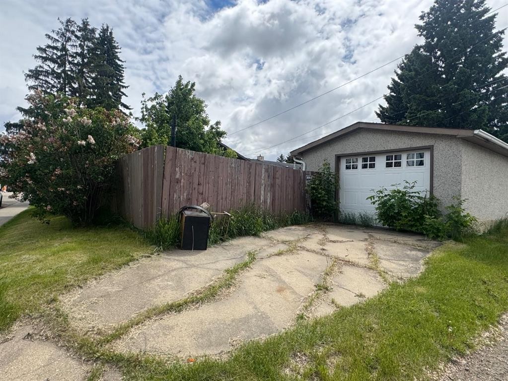









4203


106

Avenue,
Edmonton,




AB
T6A 1E1

