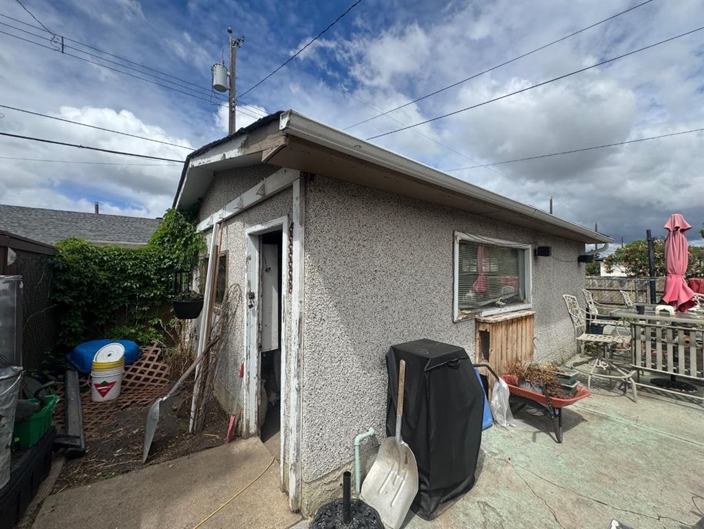 









4203


106

Avenue,
Edmonton,




AB
T6A 1E1

