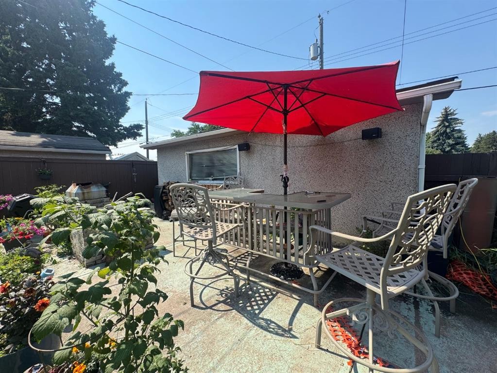 









4203


106

Avenue,
Edmonton,




AB
T6A 1E1

