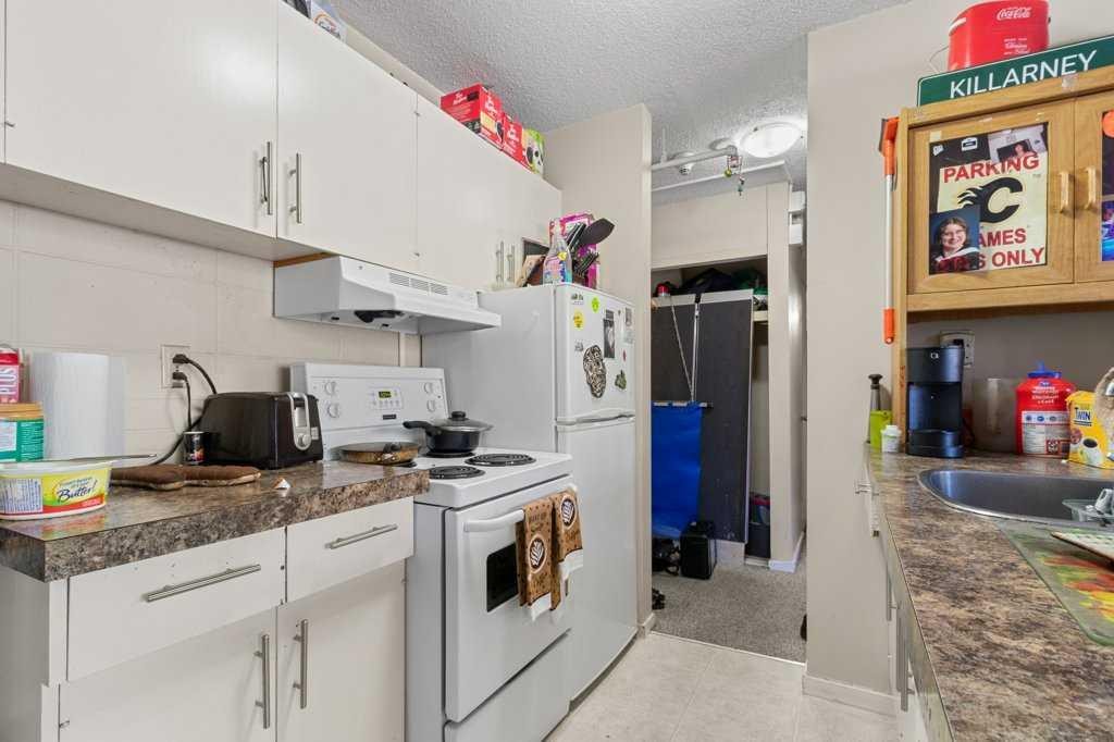 









4700


55

Street, 104,
Red Deer,




AB
T4N 2H8

