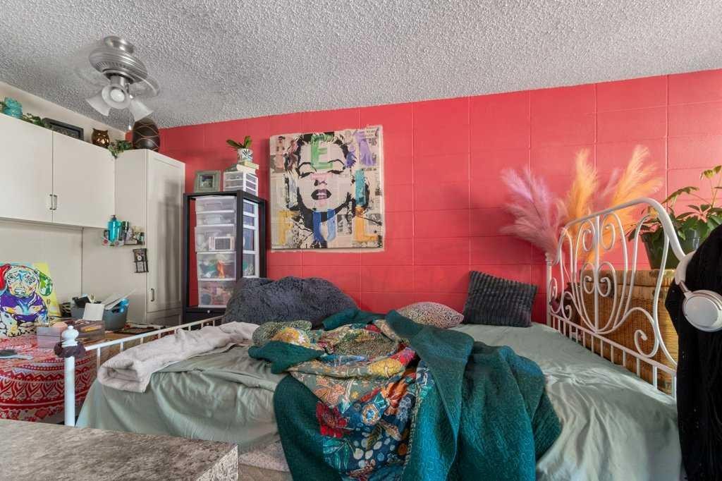 









4700


55

Street, 107,
Red Deer,




AB
T4N 2H8

