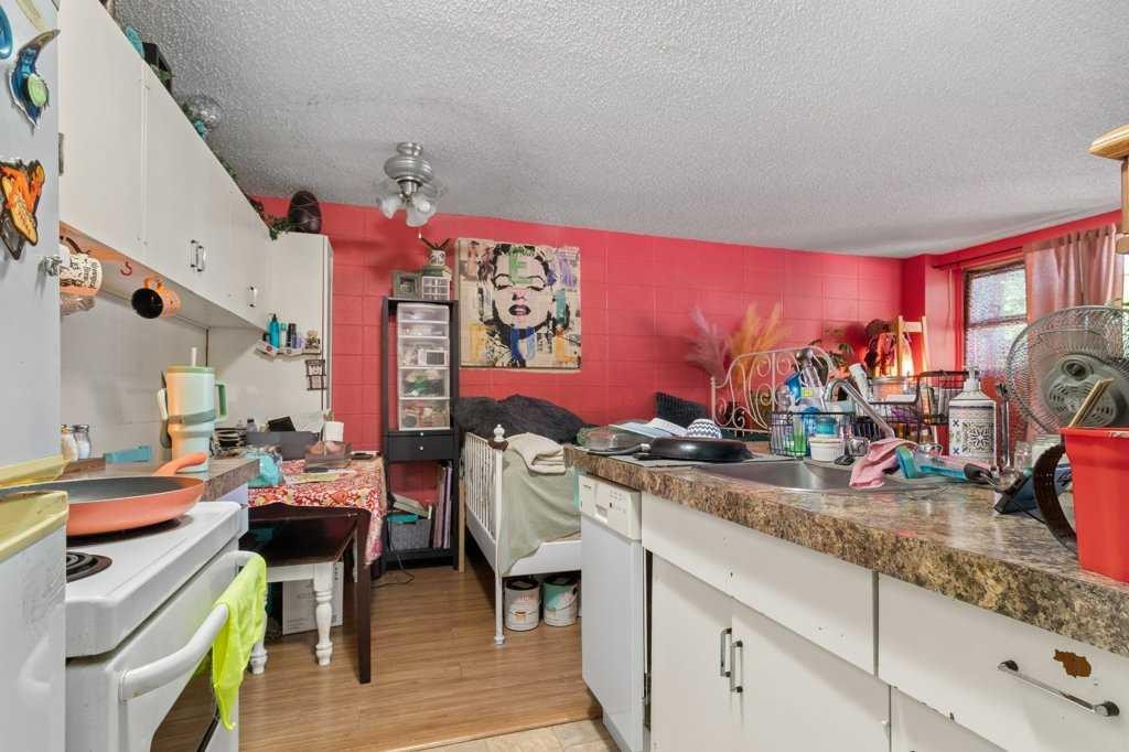 









4700


55

Street, 107,
Red Deer,




AB
T4N 2H8

