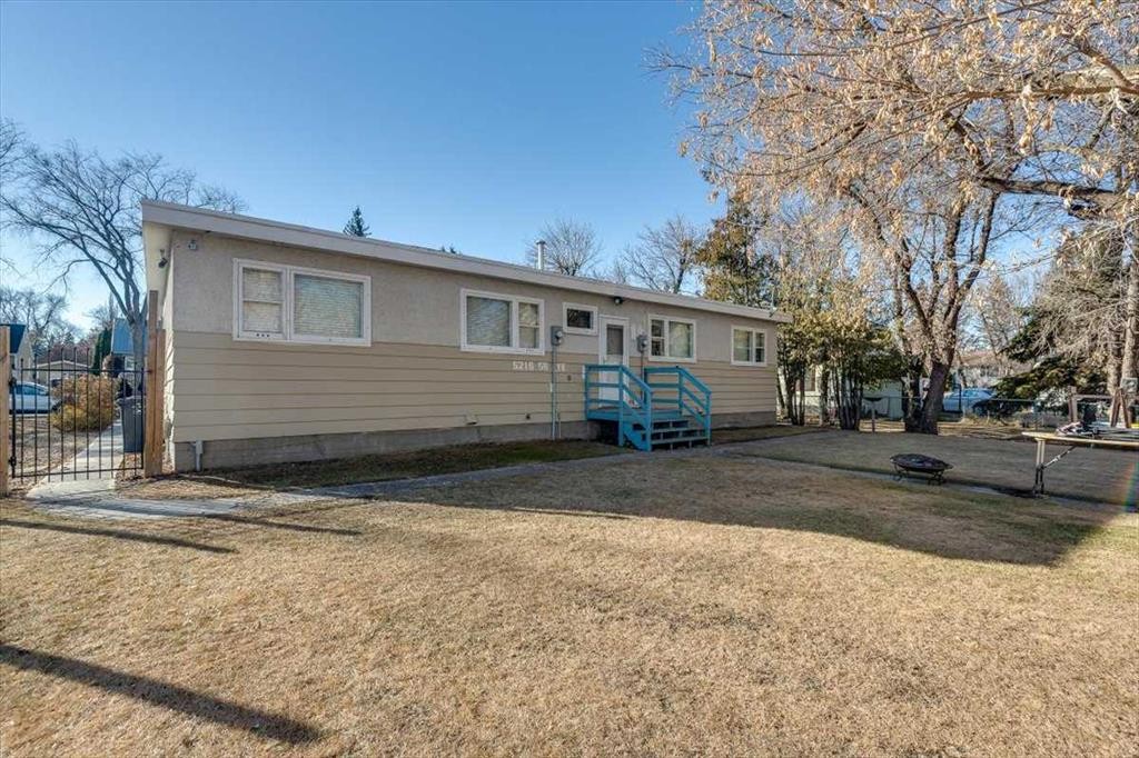









5216 & 5218


56

Avenue,
Ponoka,




AB
T4J 1G6

