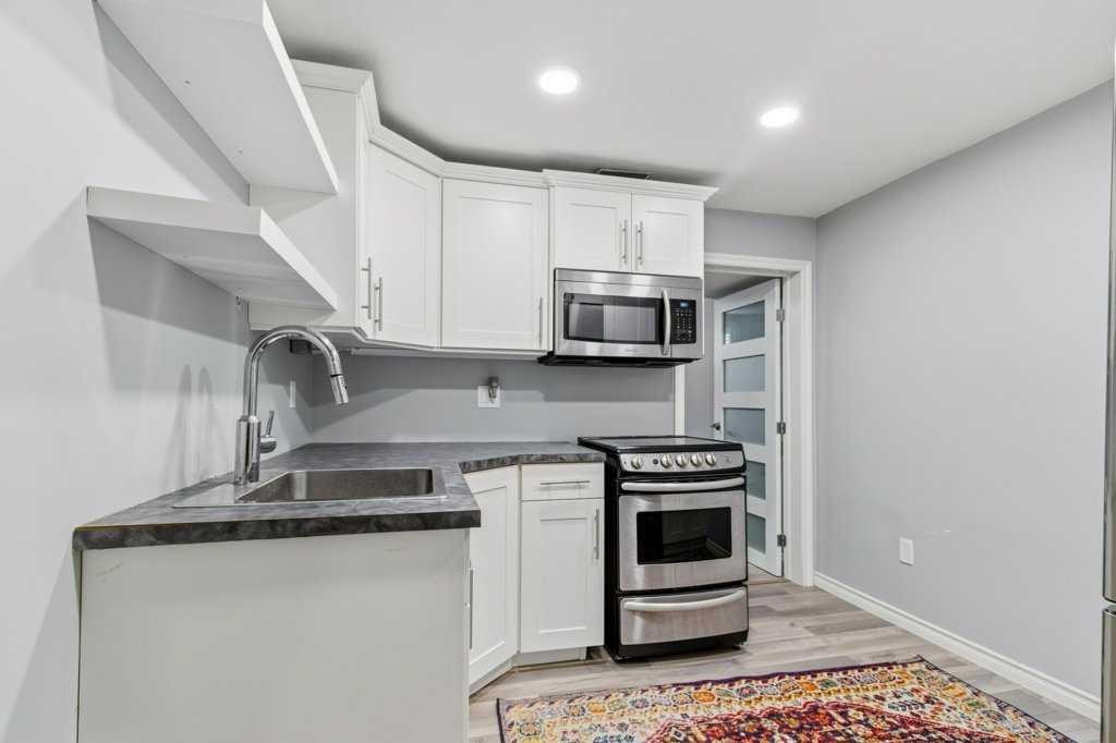 









5


Selkirk

Boulevard,
Red Deer,




AB
T4N 0G1

